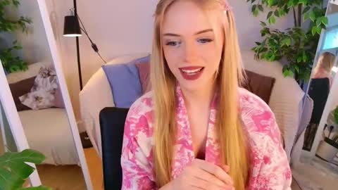 Snapshot of dear_tessa chatting on March 2026 01:38:01 PM Tessa online show from March 2026 01:38:01 PM