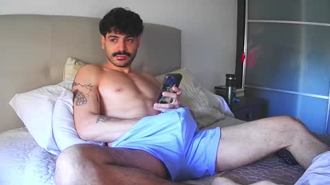 Snapshot of dearsweetboyz chatting on December 2024 12:45:02 PM Pablo online show from December 2024 12:45:02 PM