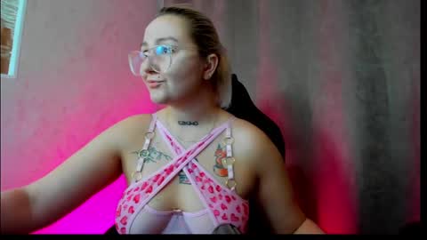 Debbie Mon Tue Fri Sun Sat GMT 3 1000am - 0400pm  online show from December 2024 07:10:01 PM