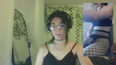 deciduousdoll online show from September 2025 05:50:01 AM