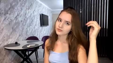 Anna online show from September 2025 05:03:01 PM