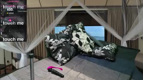 Deeply  Asian style...  Nice to meet you   thumb up me please help us. online show from November 2025 05:41:01 PM