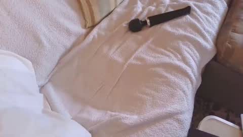 deeplyhydrates online show from February 2025 01:38:01 PM