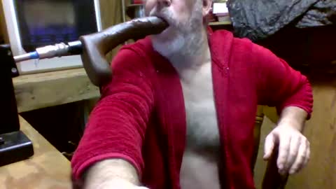 Snapshot of deepthroat227 chatting on January 2025 08:43:01 PM Deepthroat My Big Dildos online show from January 2025 08:43:01 PM