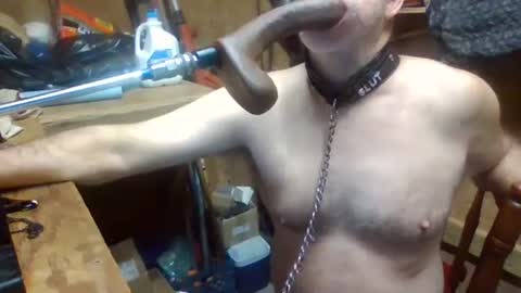 Snapshot of deepthroat227 chatting on September 2025 03:15:01 PM Deepthroat My Big Dildos online show from September 2025 03:15:01 PM