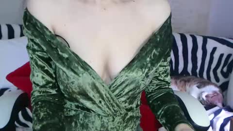 KamiDevi online show from January 2025 12:33:01 PM