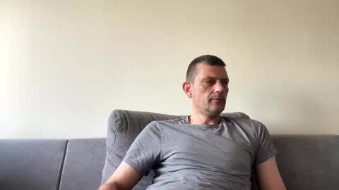 Defloy online show from November 2025 09:15:01 AM