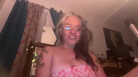 Snapshot of degeneratesaint chatting on April 2026 02:03:02 AM Tori online show from April 2026 02:03:02 AM