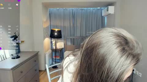 Snapshot of deidreluer chatting on April 2026 12:43:01 PM Laura online show from April 2026 12:43:01 PM