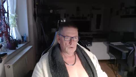 deinprinz2312 online show from March 2026 05:11:02 AM