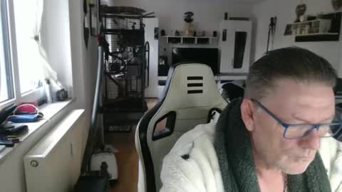 deinprinz2312 online show from April 2026 05:32:01 AM