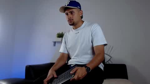  DEIVY  online show from November 2025 10:10:01 PM