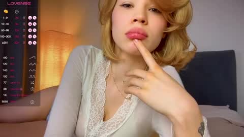 Snapshot of delannaspritz chatting on April 2026 07:00:01 PM Lana online show from April 2026 07:00:01 PM