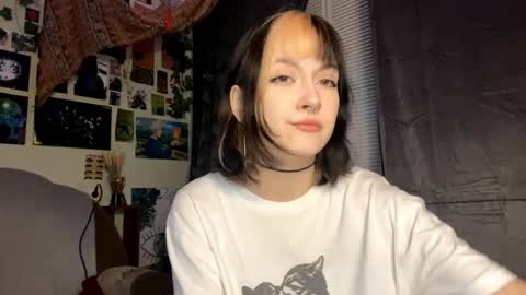 Alisa online show from April 2026 09:15:01 PM