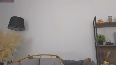 deliaeffy online show from February 2026 12:25:01 PM