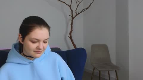 deliaeffy online show from March 2026 12:54:01 PM