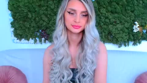 deliciaalove online show from April 2026 07:03:02 PM