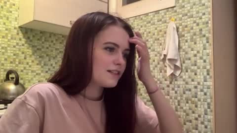 Snapshot of deliciastombaugh chatting on April 2026 05:32:01 PM Kiki online show from April 2026 05:32:01 PM