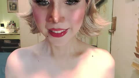 Snapshot of deliciosats chatting on May 2026 01:21:02 AM Mercedes online show from May 2026 01:21:02 AM