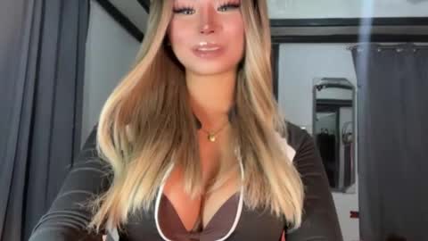 Hello your loving faye 3 online show from February 2026 07:58:01 AM