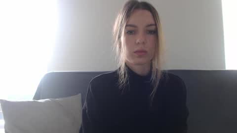 Aurora online show from October 2025 06:54:01 AM