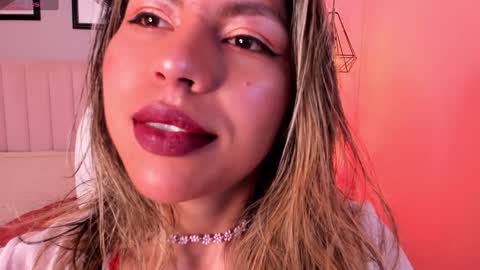 Snapshot of delilah_fix chatting on December 2024 09:04:01 PM della online show from December 2024 09:04:01 PM
