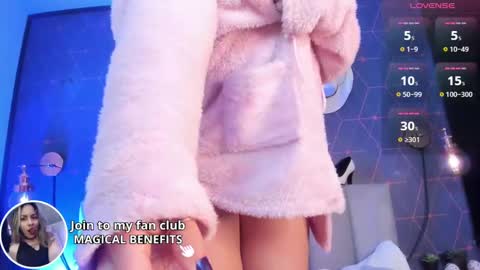 Snapshot of delilah_fix chatting on January 2025 04:55:01 PM della online show from January 2025 04:55:01 PM