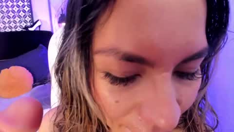 Snapshot of delilah_fix chatting on February 2025 02:21:01 PM della online show from February 2025 02:21:01 PM