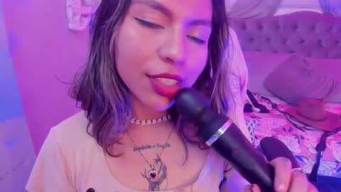 Snapshot of delilah_fix chatting on March 2025 02:32:01 PM della online show from March 2025 02:32:01 PM