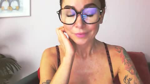 delilah_sweet online show from October 2025 07:33:01 AM