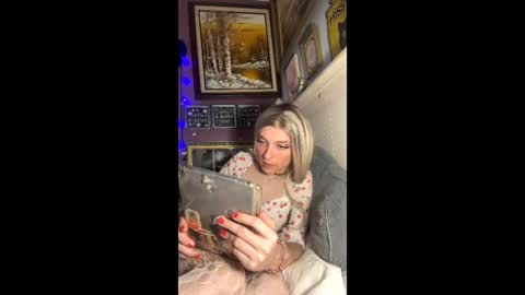 Snapshot of delilahandjuju chatting on June 2026 02:44:02 AM Delilah Juju online show from June 2026 02:44:02 AM