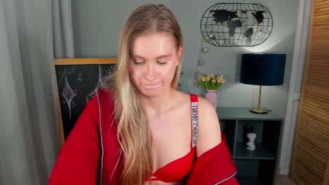 Snapshot of delinasis chatting on April 2026 07:45:01 AM delinasis online show from April 2026 07:45:01 AM