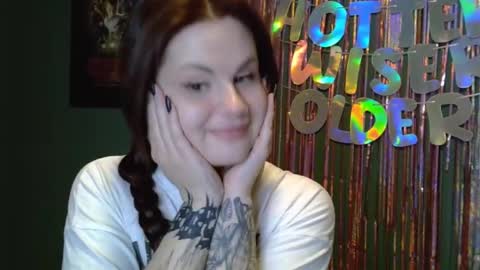 dellacrush_ online show from February 2025 01:18:02 PM