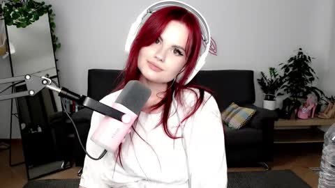 dellacrush_ online show from September 2025 07:02:02 PM