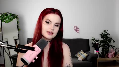 dellacrush_ online show from September 2025 05:45:01 PM