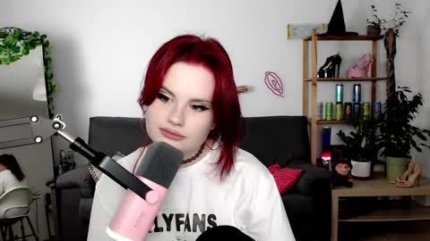 dellacrush_ online show from September 2025 04:41:01 PM