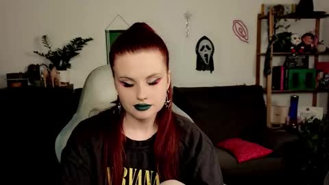 dellacrush_ online show from December 2025 06:04:02 PM