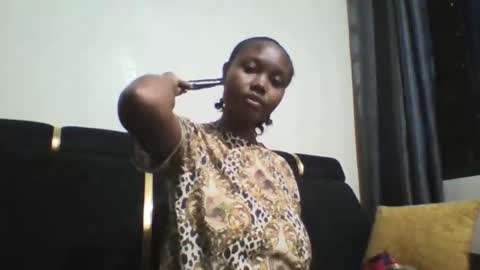 dellarine517299 online show from October 2025 04:28:01 PM