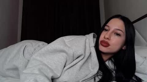 delly_love online show from October 2025 07:26:01 PM