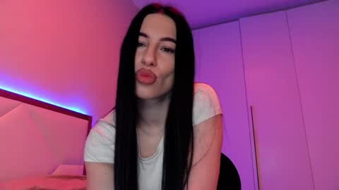 delly_love online show from April 2026 07:30:02 PM