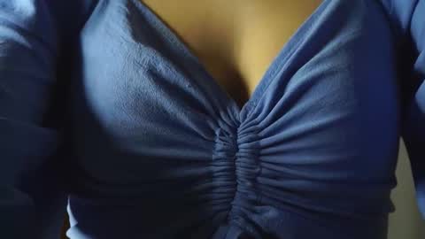 Katrin online show from November 2025 07:35:01 PM