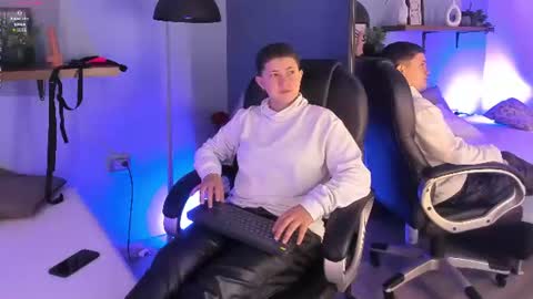 Snapshot of deluca_vega chatting on July 2026 12:30:01 PM Deluca Vega online show from July 2026 12:30:01 PM