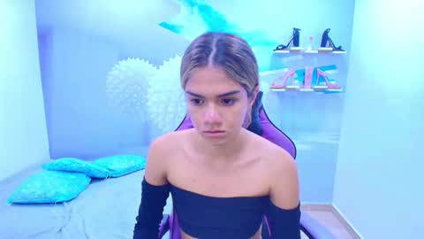 Snapshot of demi_leed chatting on January 2026 12:00:01 PM DEMI online show from January 2026 12:00:01 PM