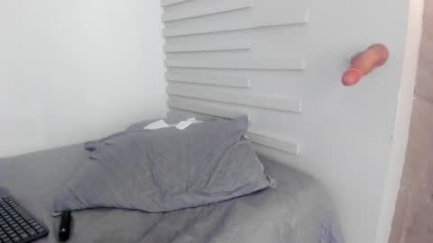 Snapshot of demy_ruiz chatting on March 2025 06:15:02 AM demy_ruiz online show from March 2025 06:15:02 AM