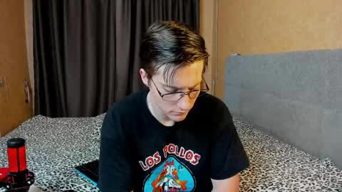 Snapshot of deni_boy99 chatting on May 2026 07:32:02 PM Deni online show from May 2026 07:32:02 PM