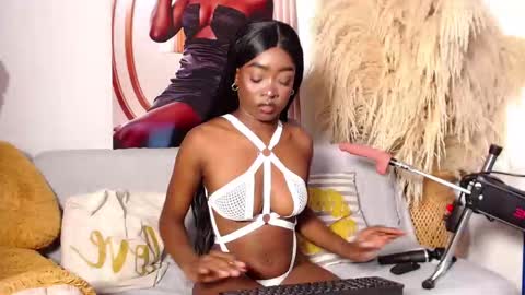   online show from October 2025 06:10:01 AM