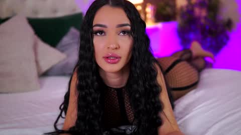 denisedevilles online show from December 2024 06:46:02 AM