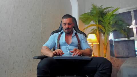 Snapshot of dennis_cox_ chatting on January 2025 01:06:02 AM dennis_cox_ online show from January 2025 01:06:02 AM