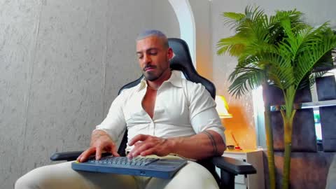 Snapshot of dennis_cox_ chatting on January 2025 12:30:02 PM dennis_cox_ online show from January 2025 12:30:02 PM