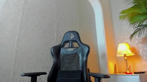 Snapshot of dennis_cox_ chatting on January 2025 12:56:01 PM dennis_cox_ online show from January 2025 12:56:01 PM